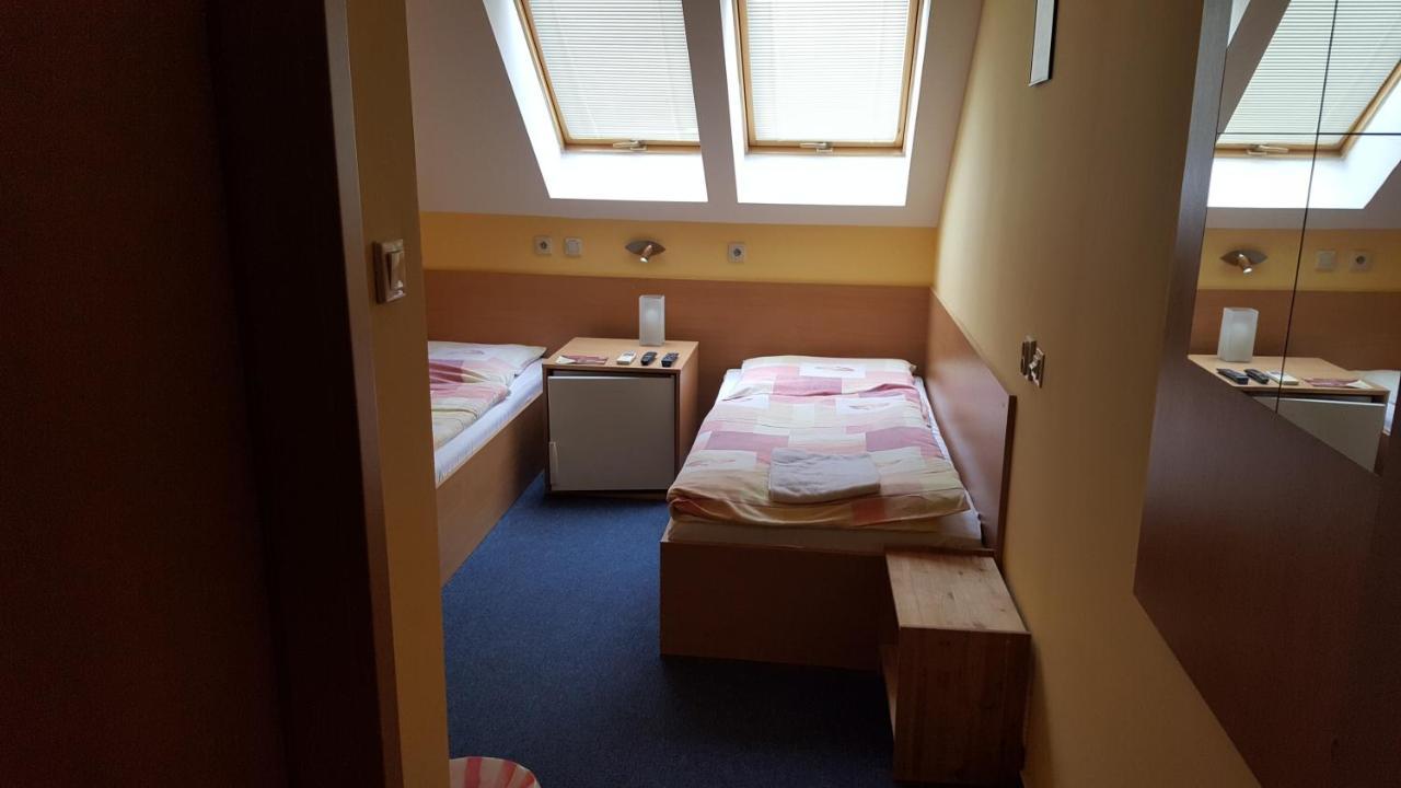 Bed and Breakfast Lehár panzió Komárno Exteriér fotografie