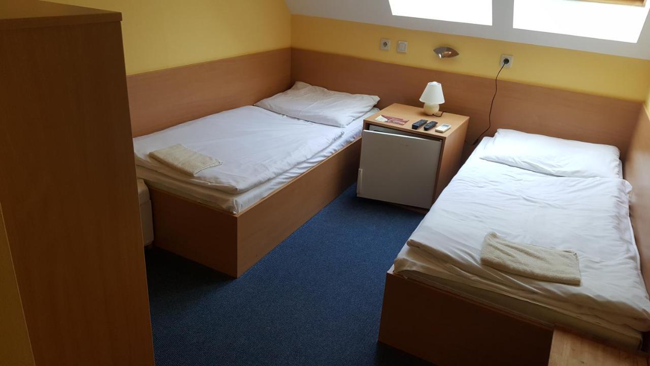 Bed and Breakfast Lehár panzió Komárno Exteriér fotografie