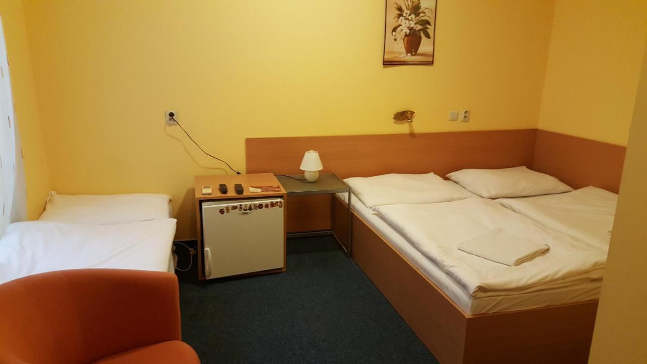 Bed and Breakfast Lehár panzió Komárno Exteriér fotografie