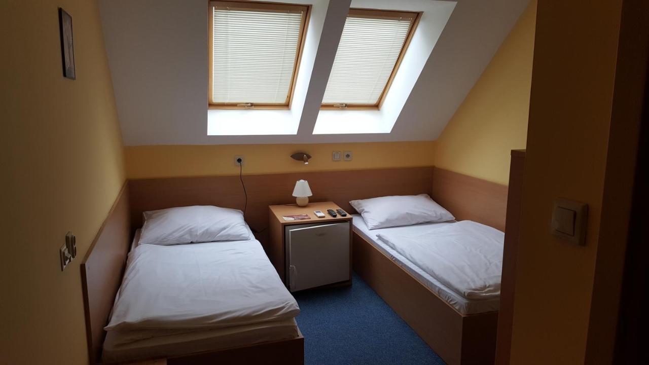 Bed and Breakfast Lehár panzió Komárno Exteriér fotografie