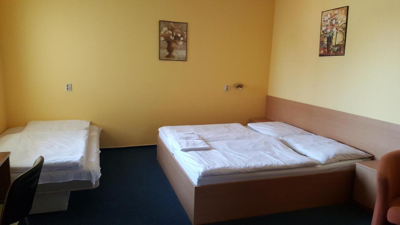 Bed and Breakfast Lehár panzió Komárno Exteriér fotografie